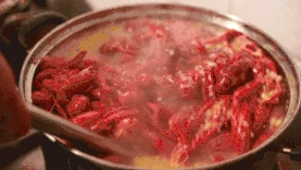 小龙虾烹饪过程实拍