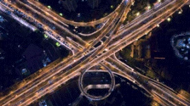 上帝视角航拍城市立交桥立体交通图片