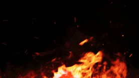 地面大火火焰燃烧火花粒子视频