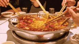 美食食物一起吃饭聚餐吃火锅涮火锅实拍视频背景gif图素材